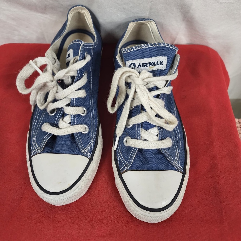 Airwalk Navy Tennis Shoes 6.5